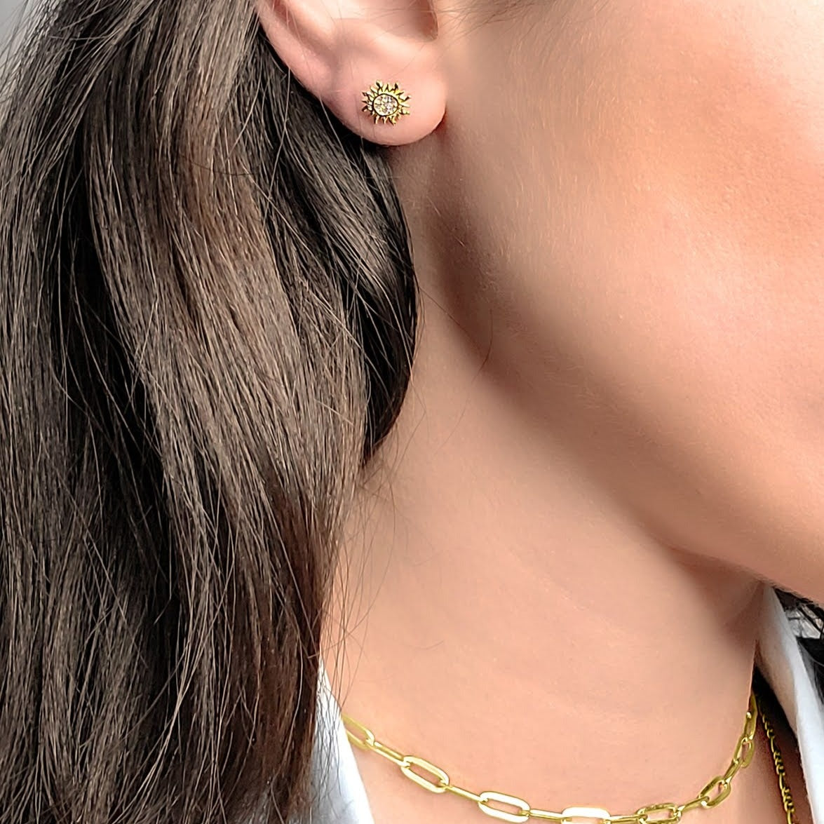 Woman wearing sun studs