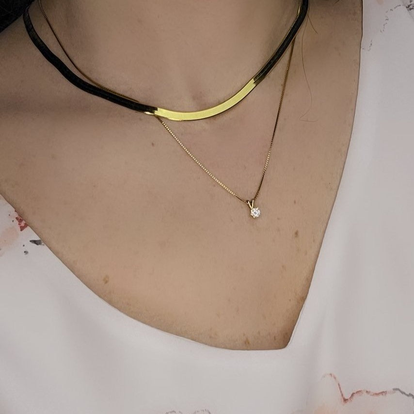 Women wearing Herringbone Chain