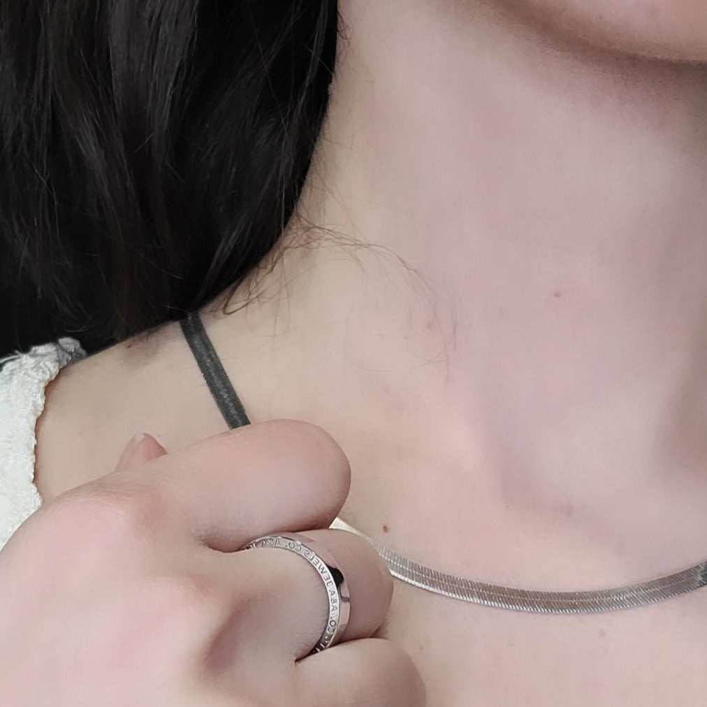 Woman wearing Herringbone chain